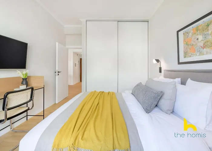 Sun-Splashed 2-Bdr Corner Apartment With Hillside Views!